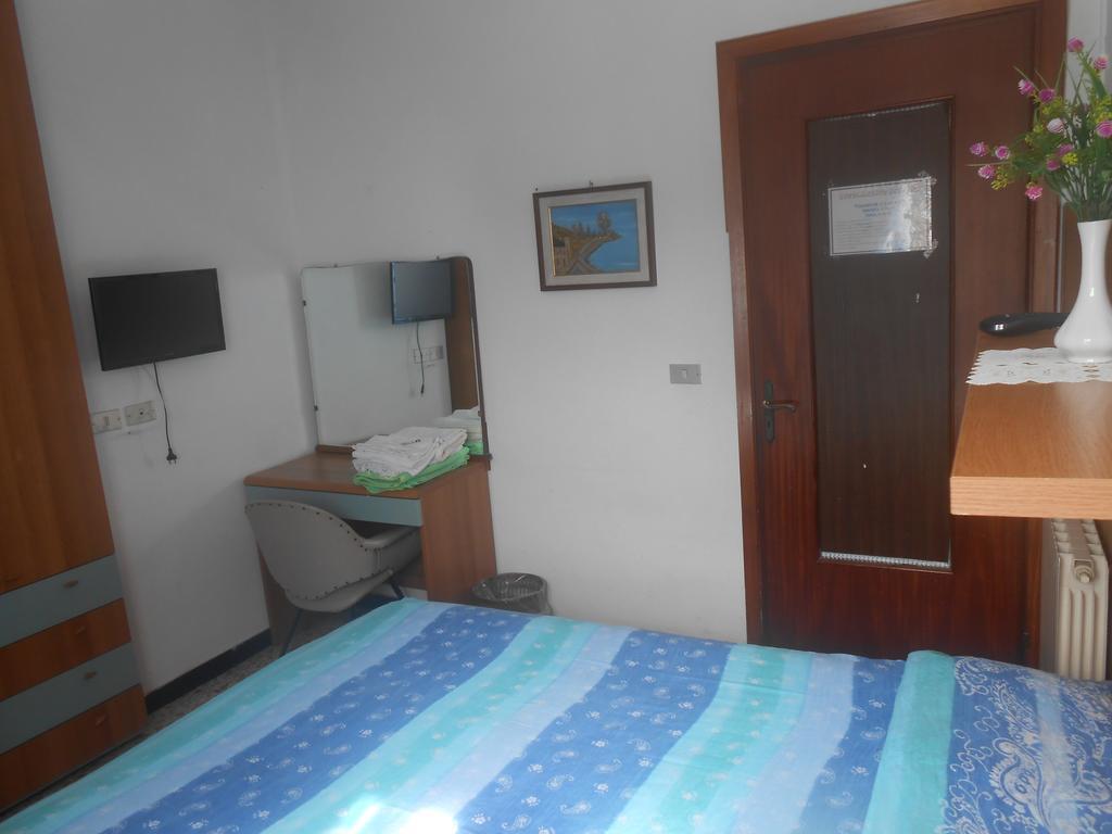 La Foce Del Prato Villa Framura Room photo